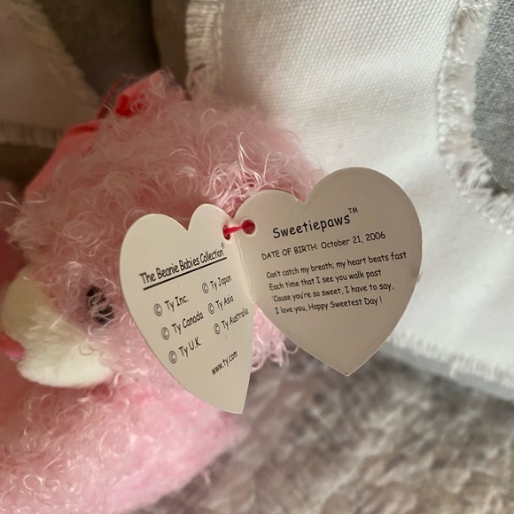 🩷 SUPER RARE INTERNET EXCLUSIVE TY BEANIE BABY BEAR “SWEETIEPAWS”. MWMT! - Picture 8 of 8